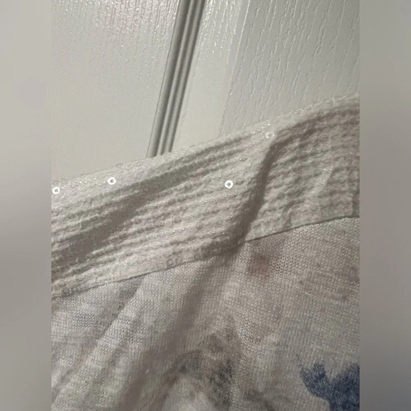 Bellambia 2x white with blue florals top - Picture 3 of 5